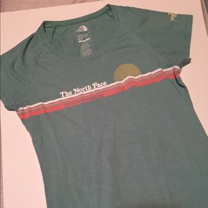 Northface tee